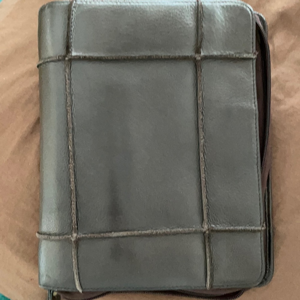 Franklin Covey leather, zip up planner